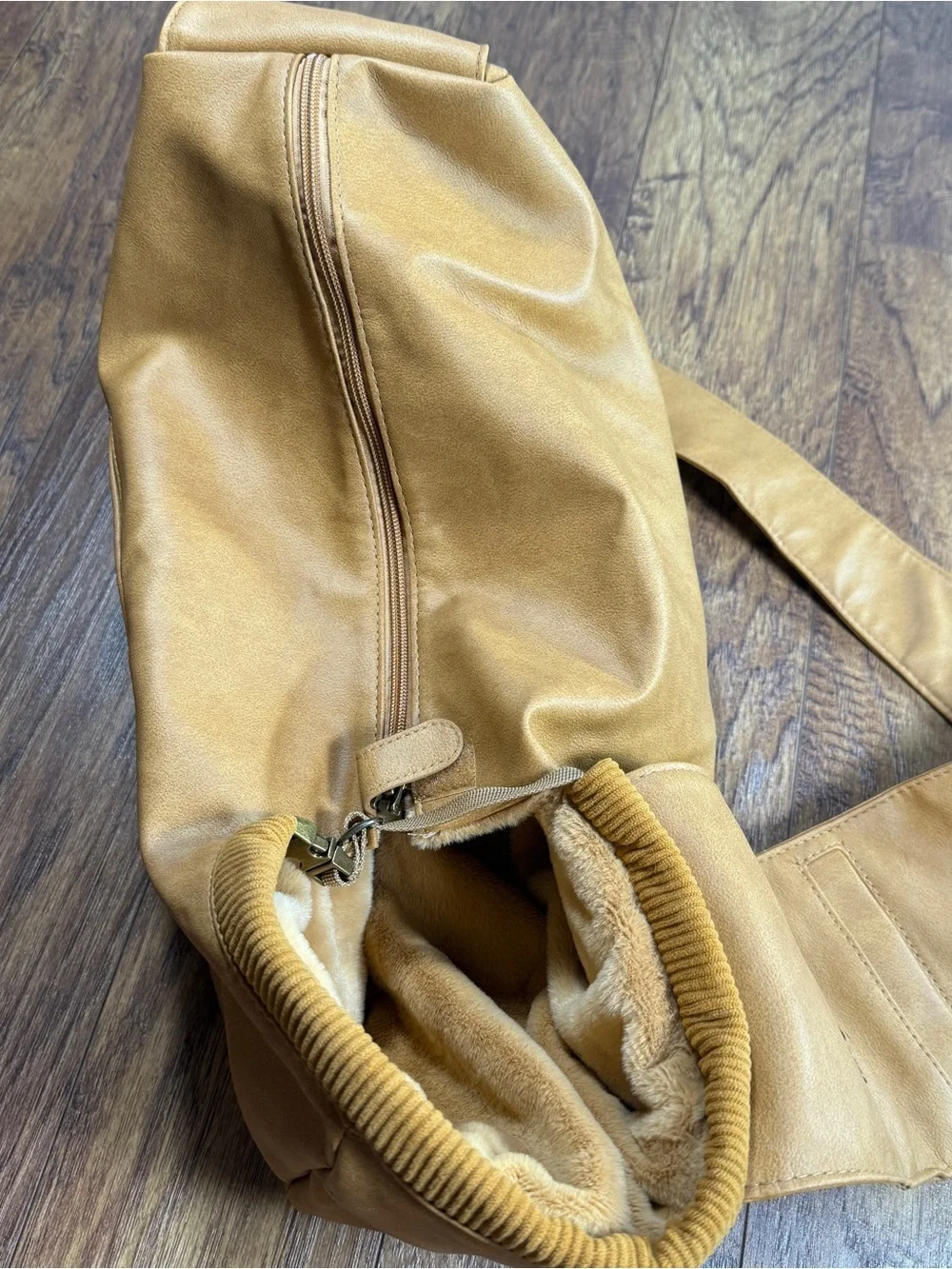 Noah & Paw Vegan Leather Dog Sling Carrier Beige Tan Faux Fur Adjustable Strap